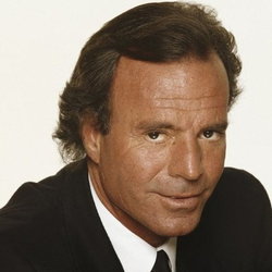 Julio Iglesias loin de chanter dans les casinos Trump